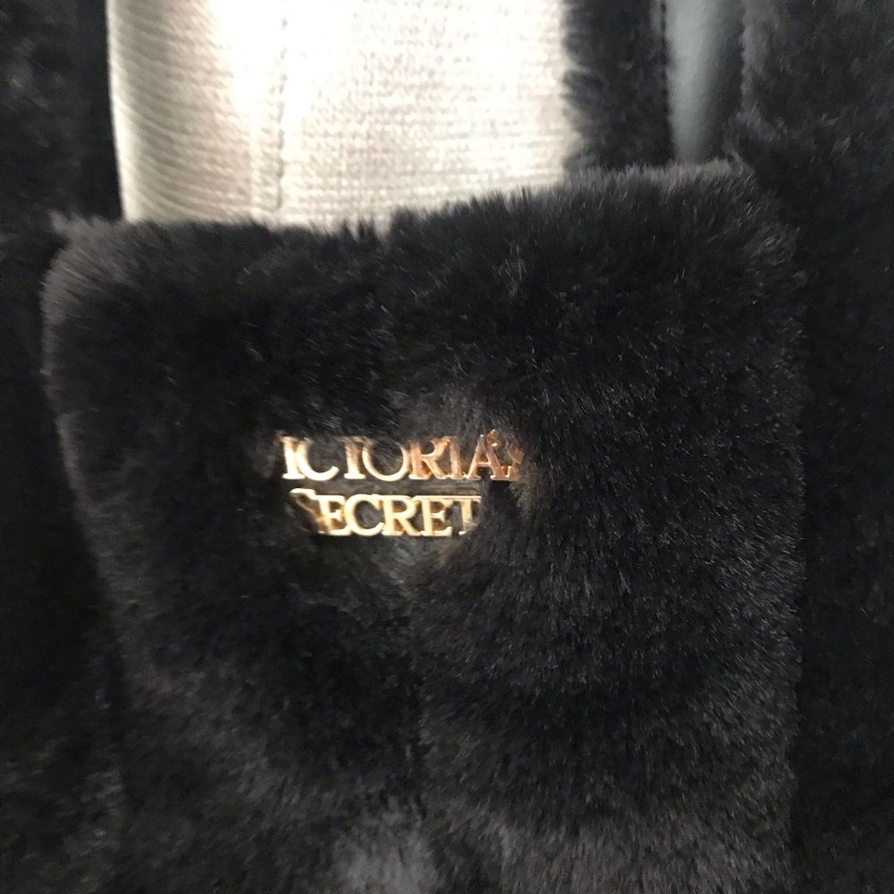 NWT Victoria’s Secret fuzzy black tote - Picture 3 of 6